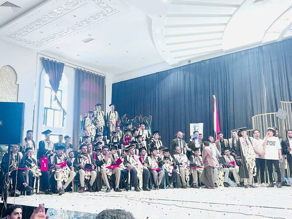 جامعة إب تحتفي بتخرج الدفعة الثالثة والعشرون من قسم إدارة الأعمال
facebook.com/www.ibbuniv.ed…