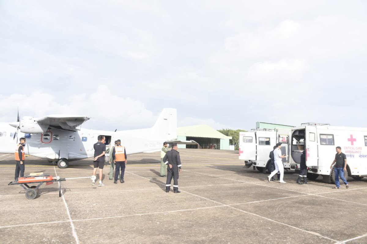 IN_GNA's tweet image. Dual #MEDEVAC: In a first of its kind INAS 310, #INS Hansa successfully airlifted two critically ill patients from #Goa to #Mumbai on 05 Sep 23 by Dornier 228 #multirole aircraft, mission modified by @Indiannavy in #Air Ambulance role.

#INHSAsvini #INHSJeevanti