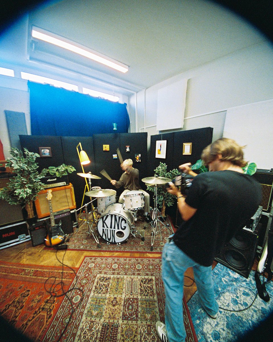 king_nun's tweet image. SINKING FEELING has been out for a whole week. Thank you for the love. Here's some behind the scenes bits and pieces from the music video. Directed by Flynn Matthews, Shot by Billy Brown &amp;amp; Harry Orr. Watch it here: youtube.com/watch?v=No7Ezw…