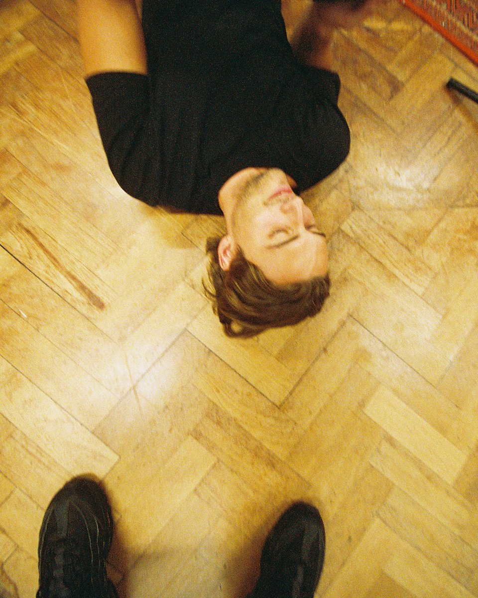 king_nun's tweet image. SINKING FEELING has been out for a whole week. Thank you for the love. Here's some behind the scenes bits and pieces from the music video. Directed by Flynn Matthews, Shot by Billy Brown &amp;amp; Harry Orr. Watch it here: youtube.com/watch?v=No7Ezw…