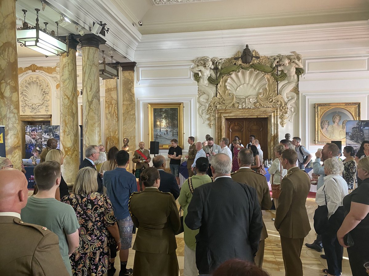 Delighted to represent ⁦<a href="/CAVC/">Cardiff and Vale College | Coleg Caerdydd a’r Fro</a>⁩ at The Army Reception and Briefing Evening at Cardiff City Hall tonight. Many thanks to Col Siôn Walker, Deputy Commander 160 Brig (Wales) for the kind invitation. #Army_Engagement