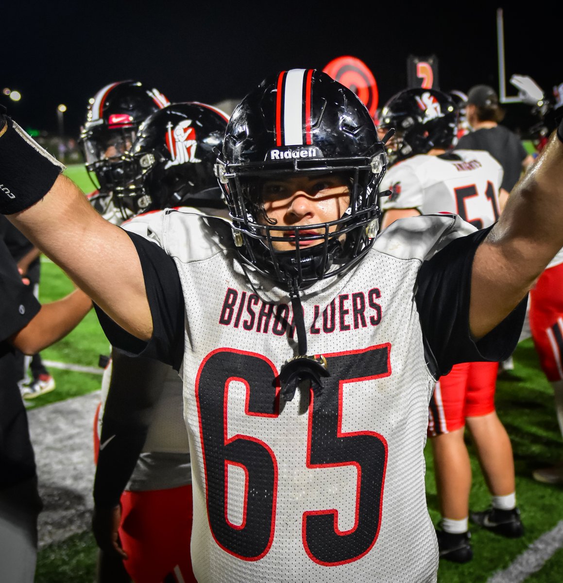 BishopLuersFB's tweet photo. Keep it rolling.
#KnightFaces | #LuersSpirit https://t.co/xlKXOm8xFd