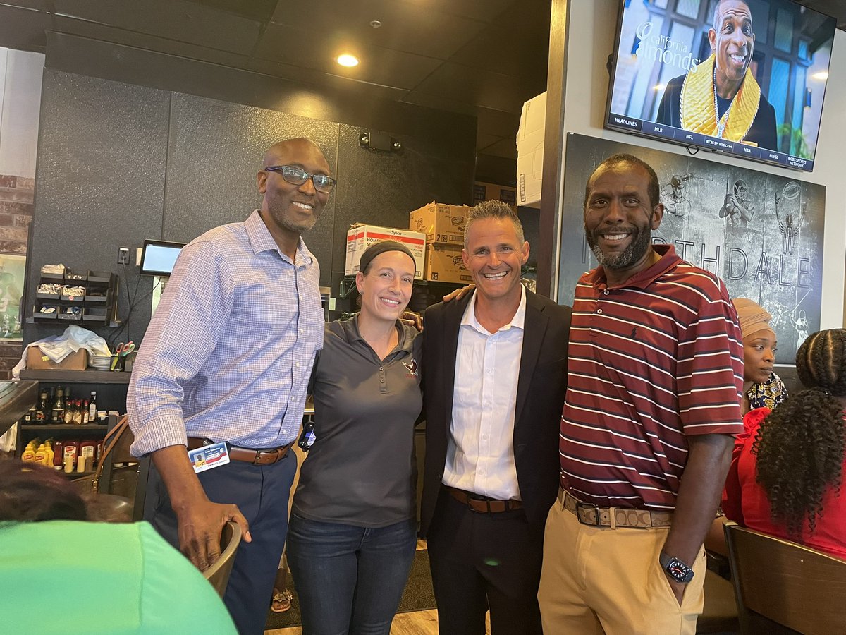 Thank you <a href="/BEEFOBRADY/">Beef 'O' Brady's</a> for the partnership and contribution to our community schools!@TransformHCPS @HCPS_FACE <a href="/Community_Sch/">Community Schools in Hillsborough Schools</a> <a href="/HillsboroughSch/">Hillsborough Schools</a> <a href="/VanAyresHCPS/">Van Ayres</a>