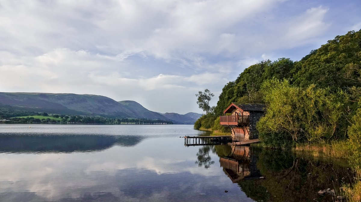 myeyemyview's tweet photo. Duke of Portland Boathouse, and Ullswater.
Went out early today to miss the crowds and the heat.
We even got a few clouds to reflect in the lake.
This was taken before 8am this morning.
#Landscape @lakedistrictnpa #SeptemberWeather
#loveukweather https://t.co/pXQ6QCRMb0