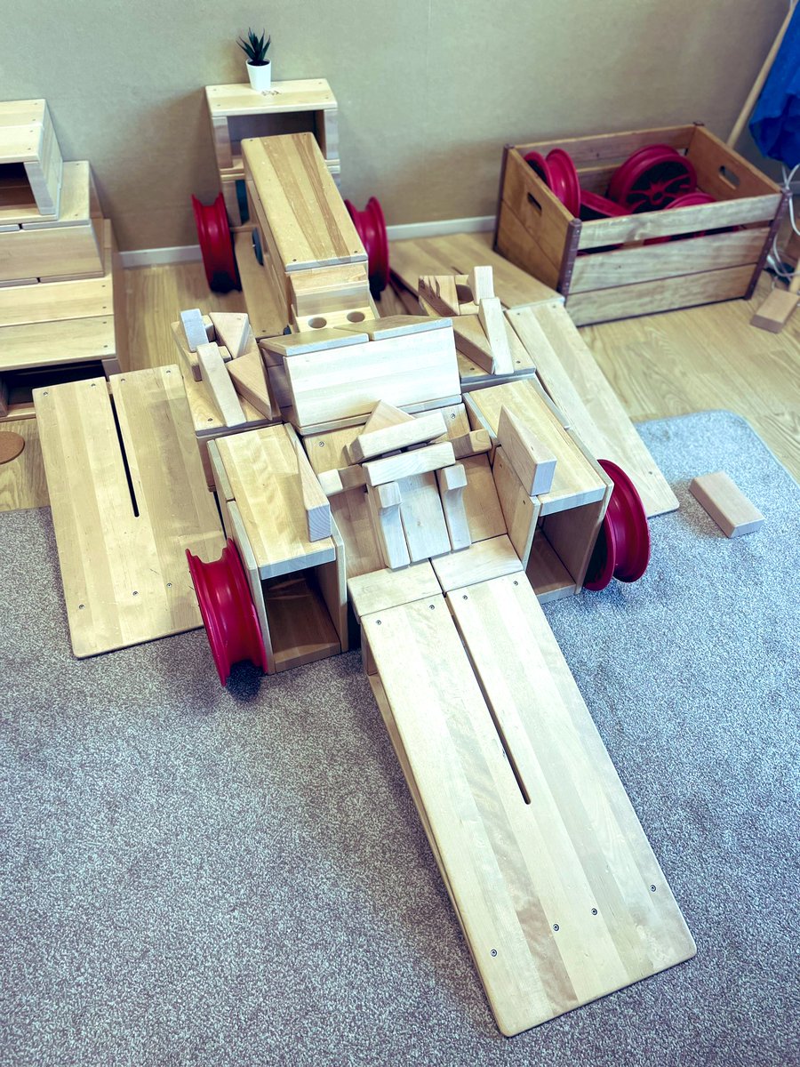 canaan_lane_pri's tweet photo. Blocks definitely rock!! 💙

Using blocks &amp; open-ended resources to represent what they see in their world around them! 🌍 

Our learners created the most amazing “Hovercraft”,  “Electric car” and “A boat that sailed out to the deep blue sea!”🚗⛵️🌊

#blocksrock #BeingMe https://t.co/wVERbZHLdz