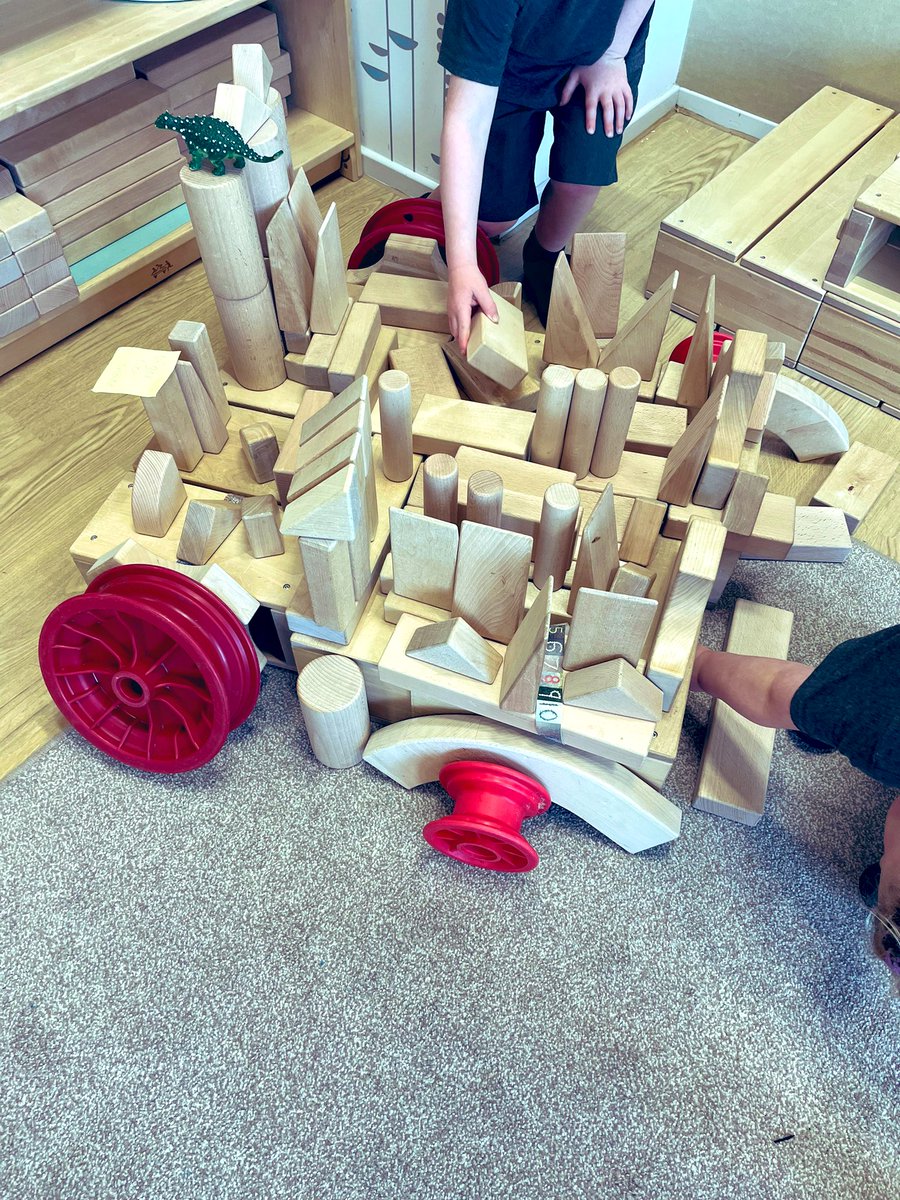 canaan_lane_pri's tweet photo. Blocks definitely rock!! 💙

Using blocks &amp; open-ended resources to represent what they see in their world around them! 🌍 

Our learners created the most amazing “Hovercraft”,  “Electric car” and “A boat that sailed out to the deep blue sea!”🚗⛵️🌊

#blocksrock #BeingMe https://t.co/wVERbZHLdz