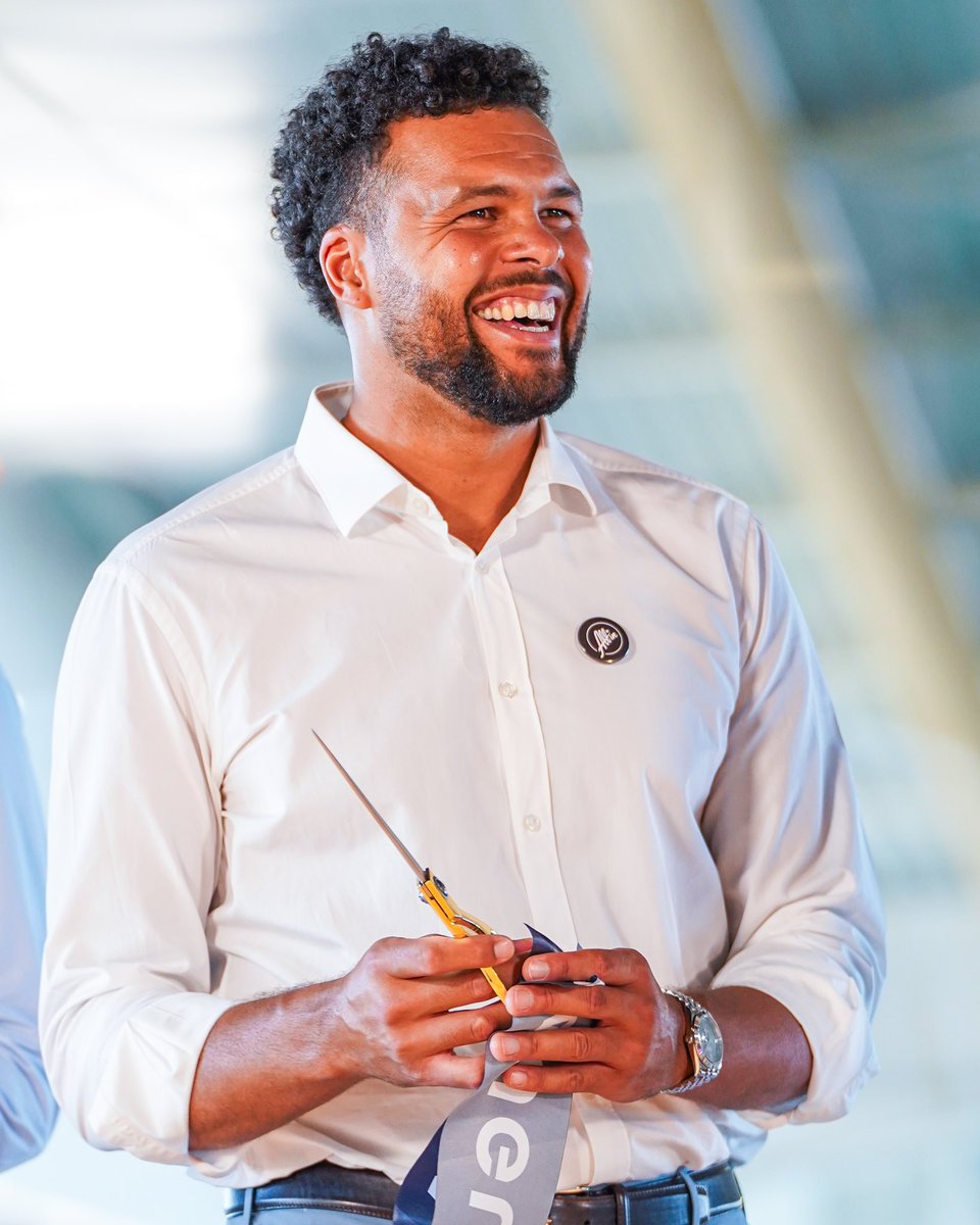 tsonga7's tweet photo. 🎉 Que d’émotions d’enfin inaugurer notre ALL IN COUNTRY CLUB !
#allingroup #TsongaTeam https://t.co/5RgsVe7Peo