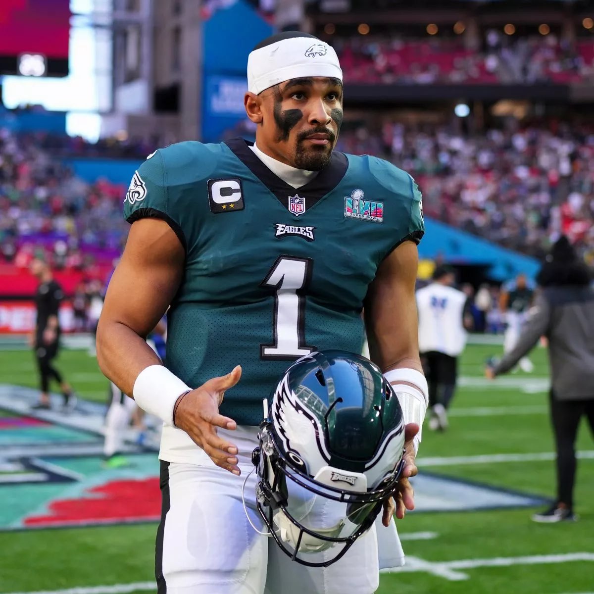 PHLEaglesNation's tweet photo. Bill Belichick was asked if they have been having Malik Cunningham mimic Jalen Hurts in practice this week: "You’re talking about arguably the best player in the league, or one of the top two or three best players in the league. Nobody has anybody that can be him."

#Eagles

(H/T @JeffKerrCBS)