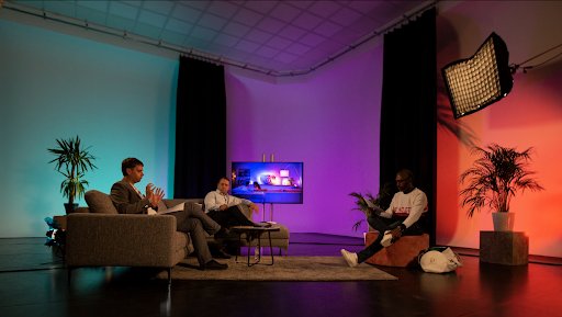 Wist je dat we ook een livestream studio in Almelo hebben?

Onze studio in Almelo is de perfecte plek voor op maat gemaakte livestream opnames, videoregistraties en social video's. 

Neem contact met ons op voor de mogelijkheden via hello@madtv.nl

#almelo #livestream #studio