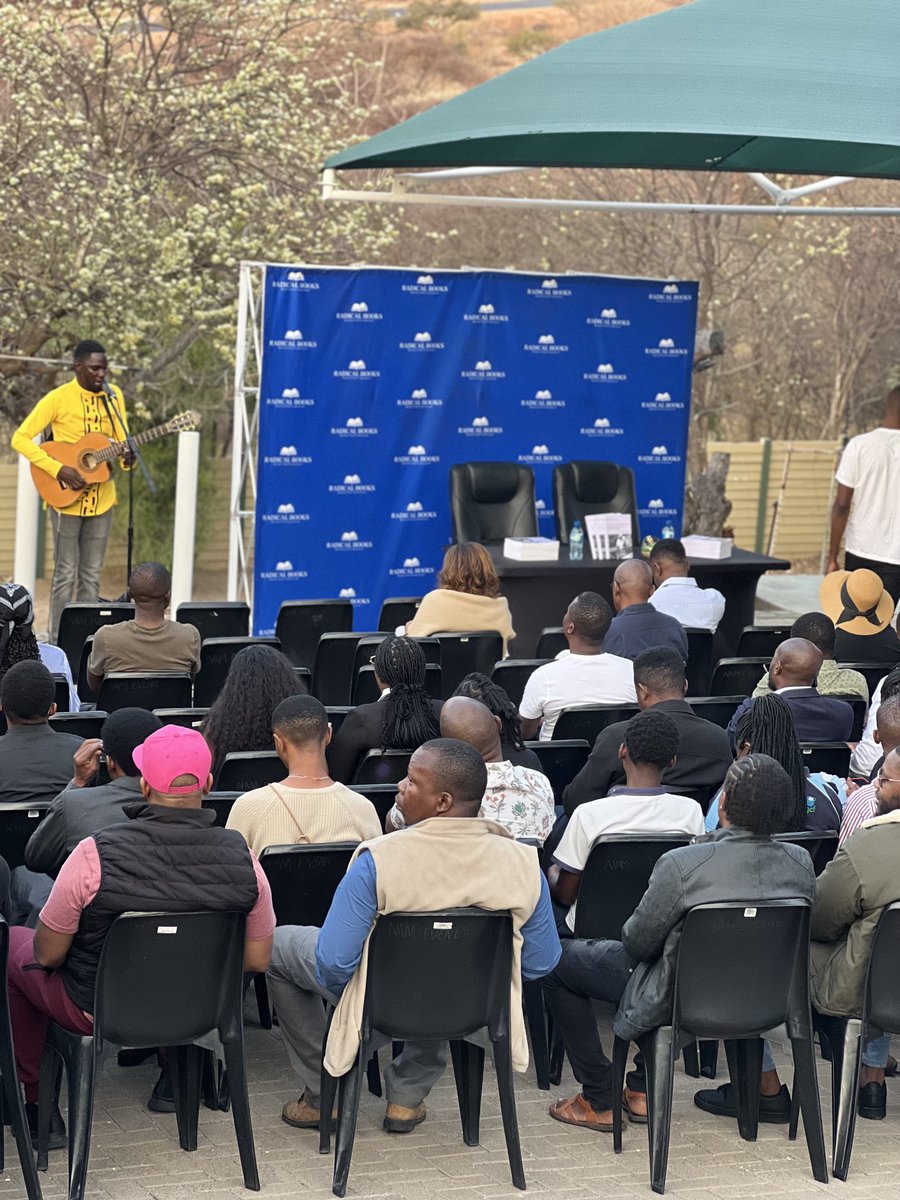 BooksRadical's tweet image. Our book discussions are finally back 💃💃💃🕺🕺🕺#Knoweldgeispower#Diamondwarrior