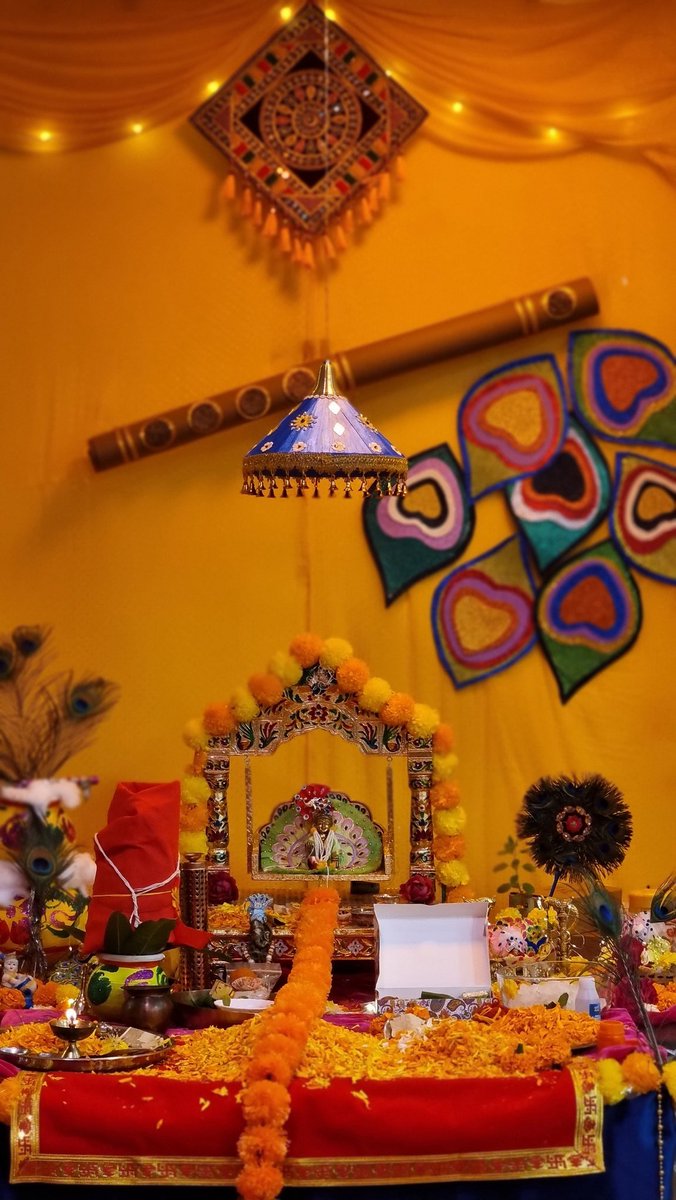 Prashant_iiserp's tweet image. We thank the director @iiserpune  for his gracious presence at the Janamashtami celebrations in the campus. 
He wholeheartedly embraced the celebrations and his presence has enhanced the spirits of all the volunteers. He has set example for some other faculties.