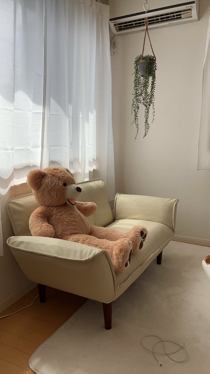 rrinrrr's tweet photo. 引っ越して1週間 やっと色々落ち着いた🛋️ https://t.co/mEXH05H85o