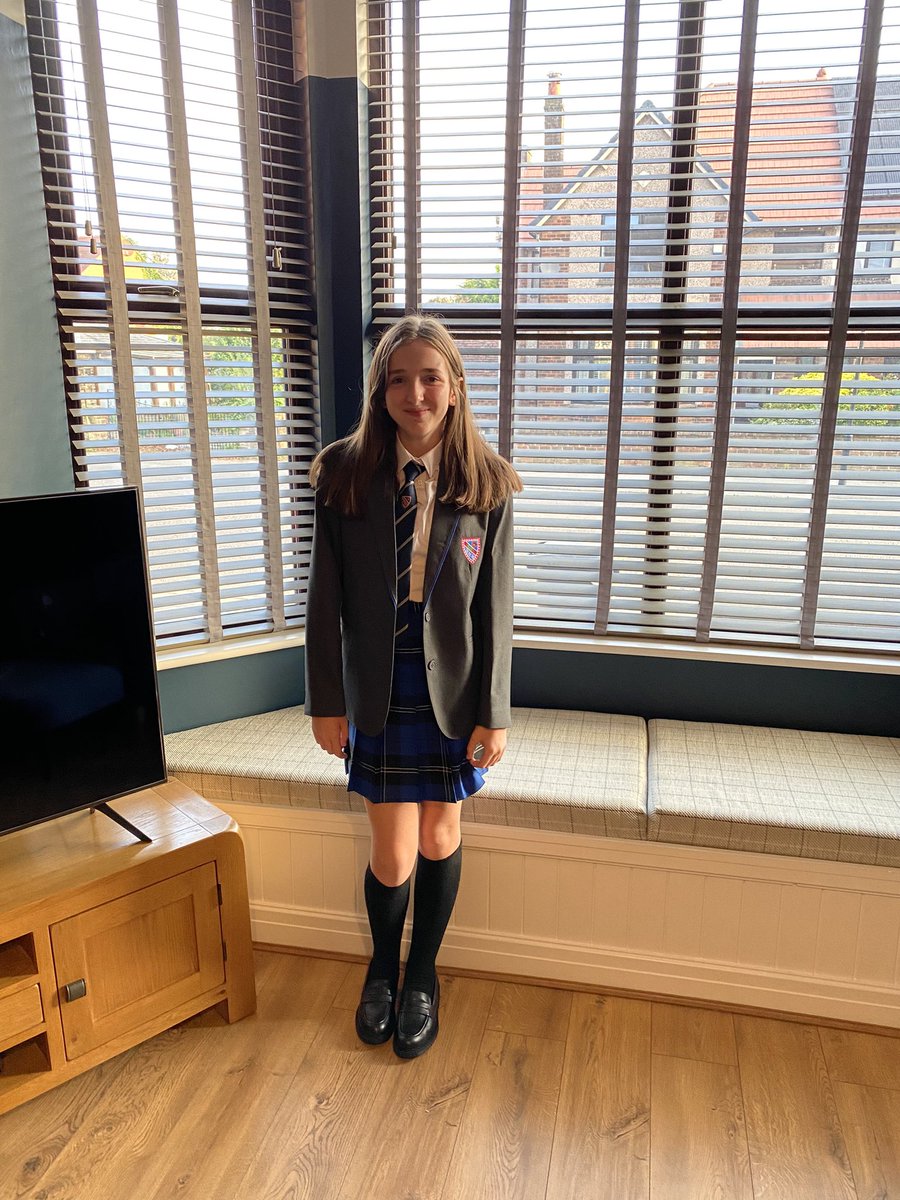 Well it’s safe to say Freya had a brilliant first day at high school today, lets hope it continues. 📚✍🏻👧🏻💖 reach for the stars kid 🌟x