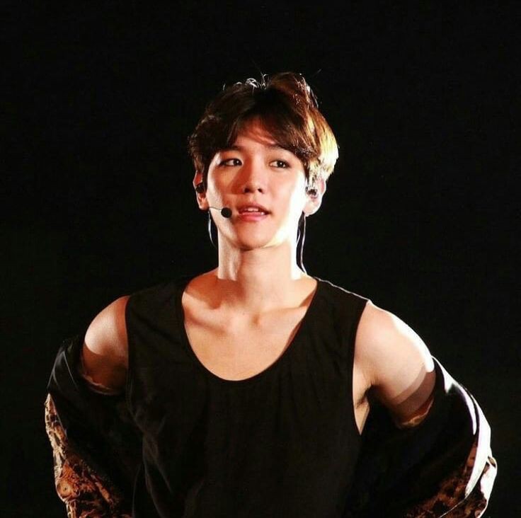 aribaekhyunn's tweet photo. feels like baekhyun in tank tops isn't appreciated enough so here it is❤️‍🔥🫶
 (a thread maybe for myself idk) https://t.co/gVybjmBCYZ