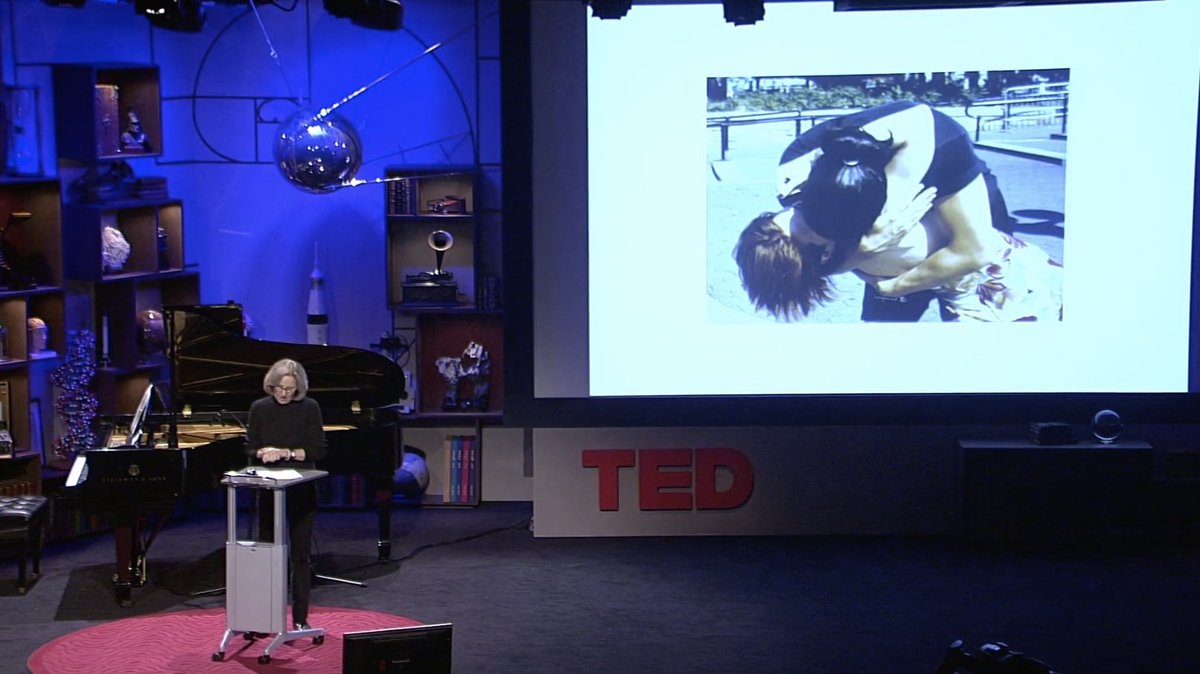 #TalkTuesday The brain in love tinyurl.com/88esnpd2 Why do we crave love so much, even to the point that we would die for it? To learn more about our very real, very physical need for romantic love...
#CultureScience #Cognitive #LovePsychology #Relationships #BrainLiterature