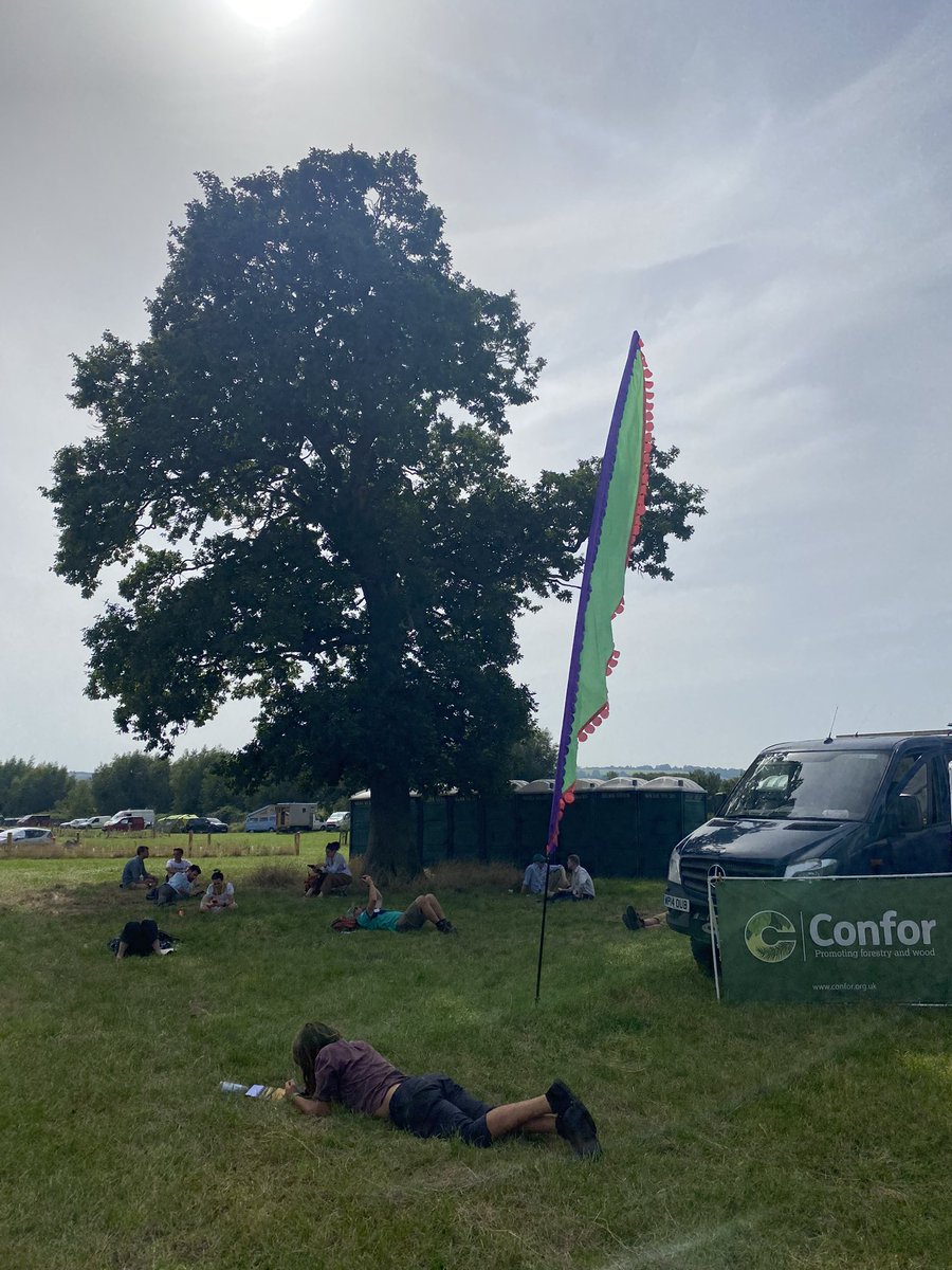 ConforW's tweet photo. Dam those pesky trees with their shade features #HappyHumans #trees #shadelove #Agroforestryshow @WoodlandTrust @SoilAssociation https://t.co/2JWYQKbX6y