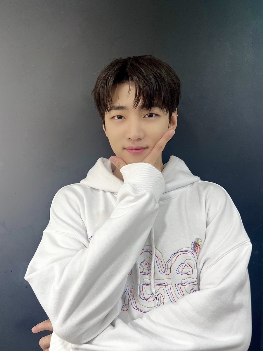 [📸] 230906 JAECHAN 1st Mini Album #JCFACTORY #쇼케이스

🐱😎

#재찬 #JAECHAN
#JCFACTORY
#Hello