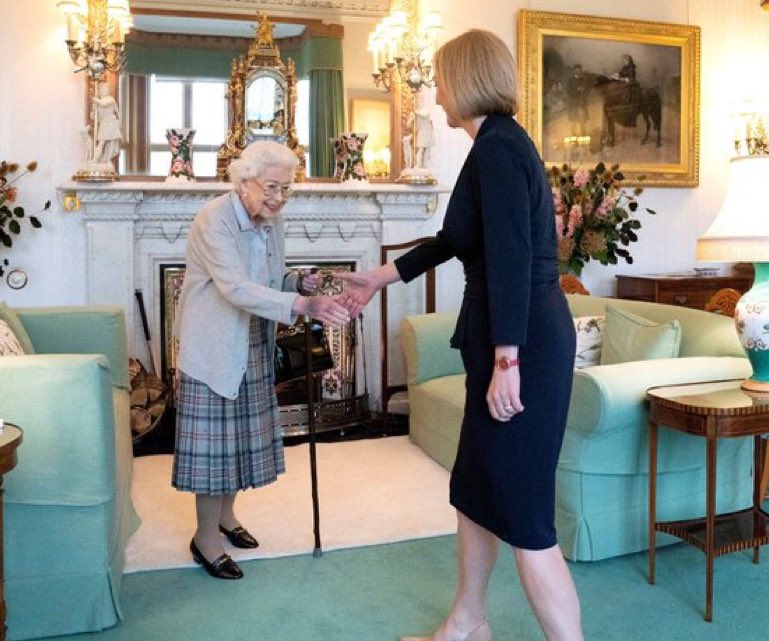 Today, Sept 6th, marks the last official duty undertaken by her Majesty the Queen and the last picture of her taken alive; she died 2 days after💔She was 96 and suffering from painful bone cancer and mobility issue but when the doctors recommended she abstains from receiving the
