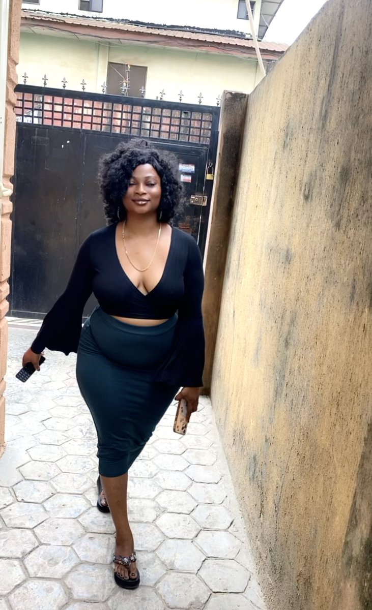 NaomiOflagos's tweet photo. @Pettybigbaby Here she is 🥰 https://t.co/O9wpGFPDOi
