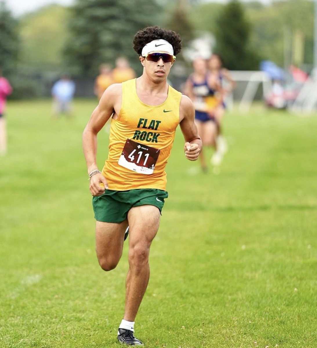 FR_Athletics's tweet photo. Yesterday, Jake Stanislawski and Nate Vargo placed 2nd overall at the Frank Connolly relays. Megan Woelkers and kayle babowicz placed 10th for the girls. Lucas Taraszkiewicz and Adam Brodie also medaled in 13th place. The boys team placed 5th in the big school division. 🐏💚💛 https://t.co/1wiQRd775d