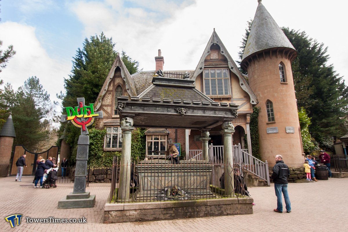 6th September 2022. Duel - The Haunted House Strikes Back! closes at #AltonTowers . Having originally opened in 1992 as The Haunted House, this interactive dark ride will be rethemed and later open as The Curse at Alton Manor.

📸 TowersTimes