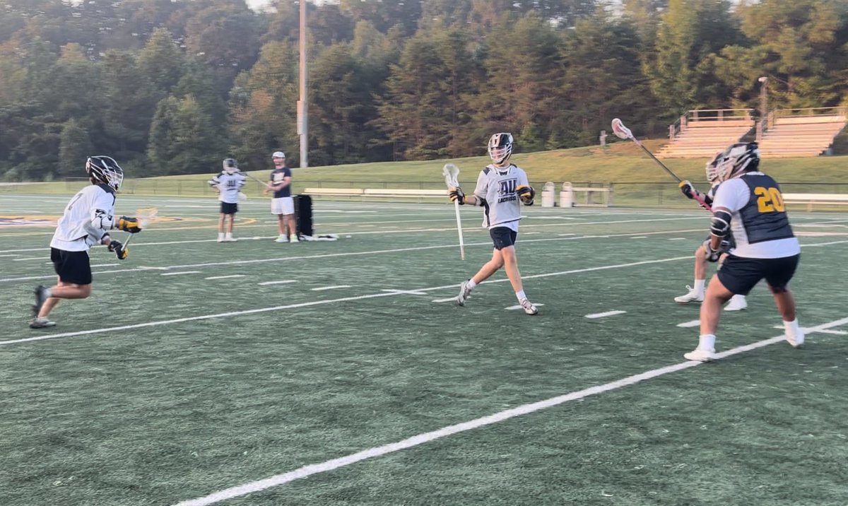 AverettMLax's tweet photo. Day 3: Early morning sports time!
Knocking off some rust with Tempo positional work. Slowly working through the steps of approaches and dodges to amplify their importance; AND still had time to do 2v2 & 4v4.
#AlIIn #AllAverett #BeHungry https://t.co/ONfjo8Iu15