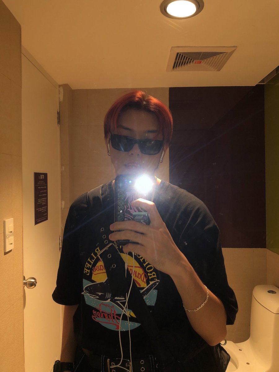 s_sev__'s tweet photo. new haircut. who thiz https://t.co/oDuibnl0K0