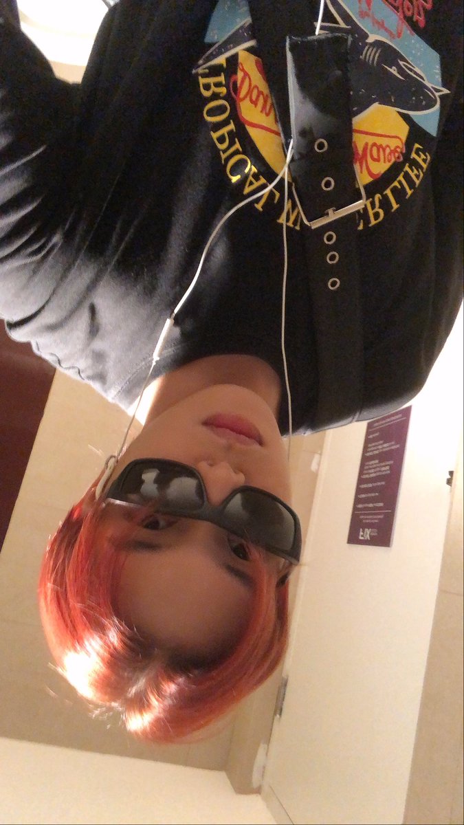 s_sev__'s tweet photo. new haircut. who thiz https://t.co/oDuibnl0K0