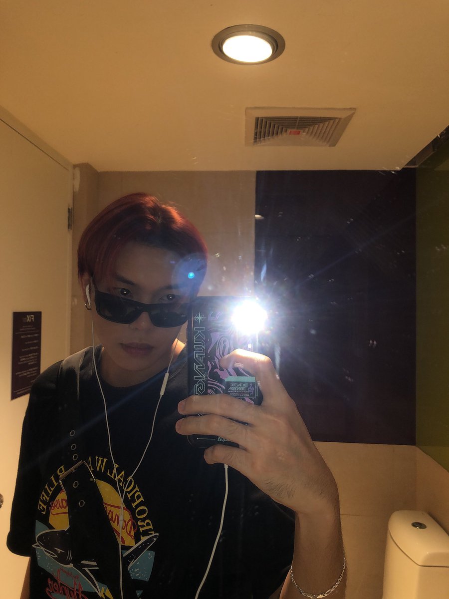 s_sev__'s tweet photo. new haircut. who thiz https://t.co/oDuibnl0K0