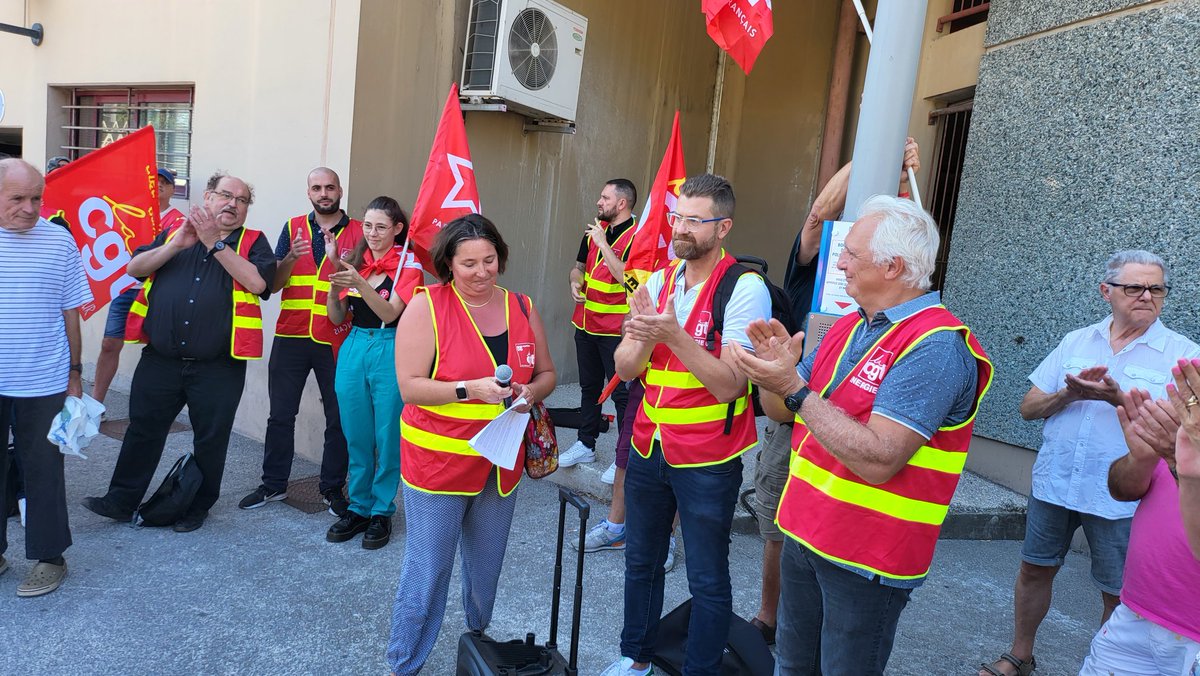 cgtenergie06's tweet photo. 🔥 Rassemblement devant le CADAM @prefet06 pour soutenir notre camarade @Seb_Menesplier convoqué à la gendarmerie de Montmorency et dire #StopRepressionSyndicale ! https://t.co/9PJYOLGhPd