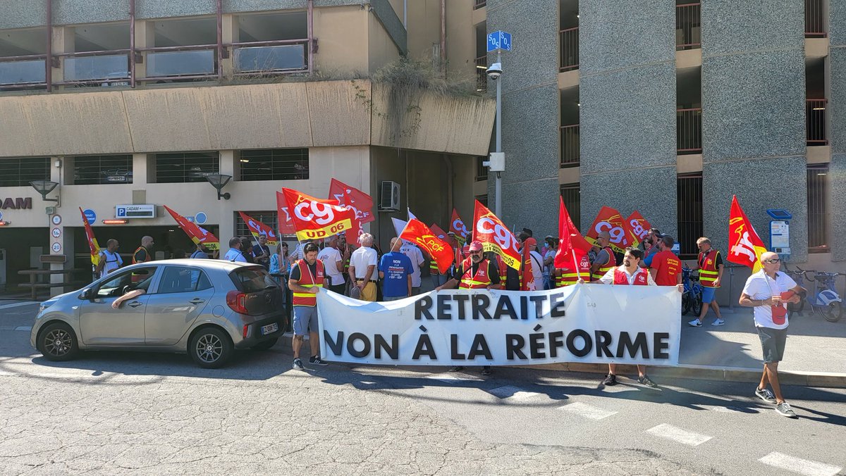 cgtenergie06's tweet photo. 🔥 Rassemblement devant le CADAM @prefet06 pour soutenir notre camarade @Seb_Menesplier convoqué à la gendarmerie de Montmorency et dire #StopRepressionSyndicale ! https://t.co/9PJYOLGhPd