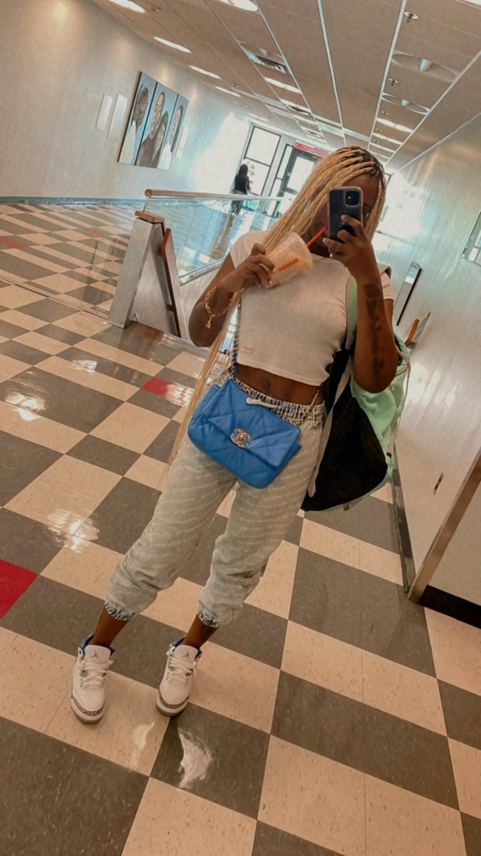 ByMMarie's tweet photo. First Day Of The Semester 🫡 https://t.co/zWBWp8NVgm