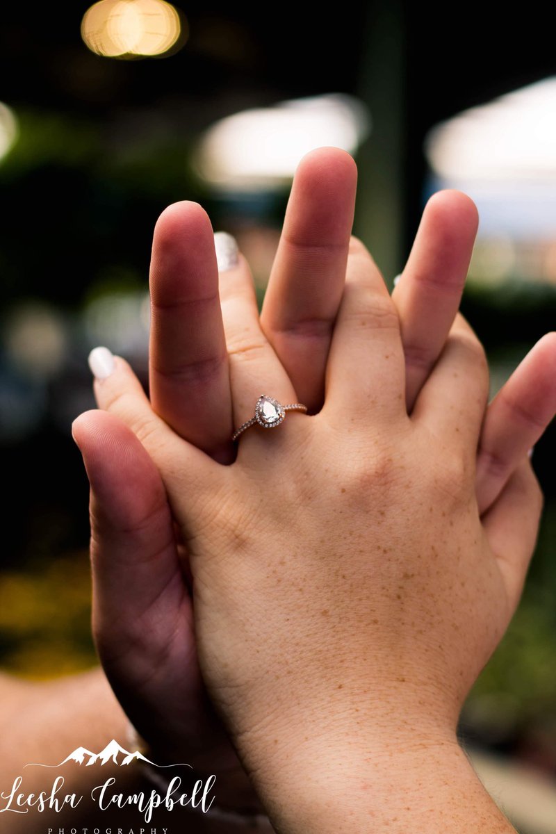 jtreddd_'s tweet photo. Absolutely obsessed with our engagement photos 🥹🤍💍 https://t.co/jmADrOyDgO