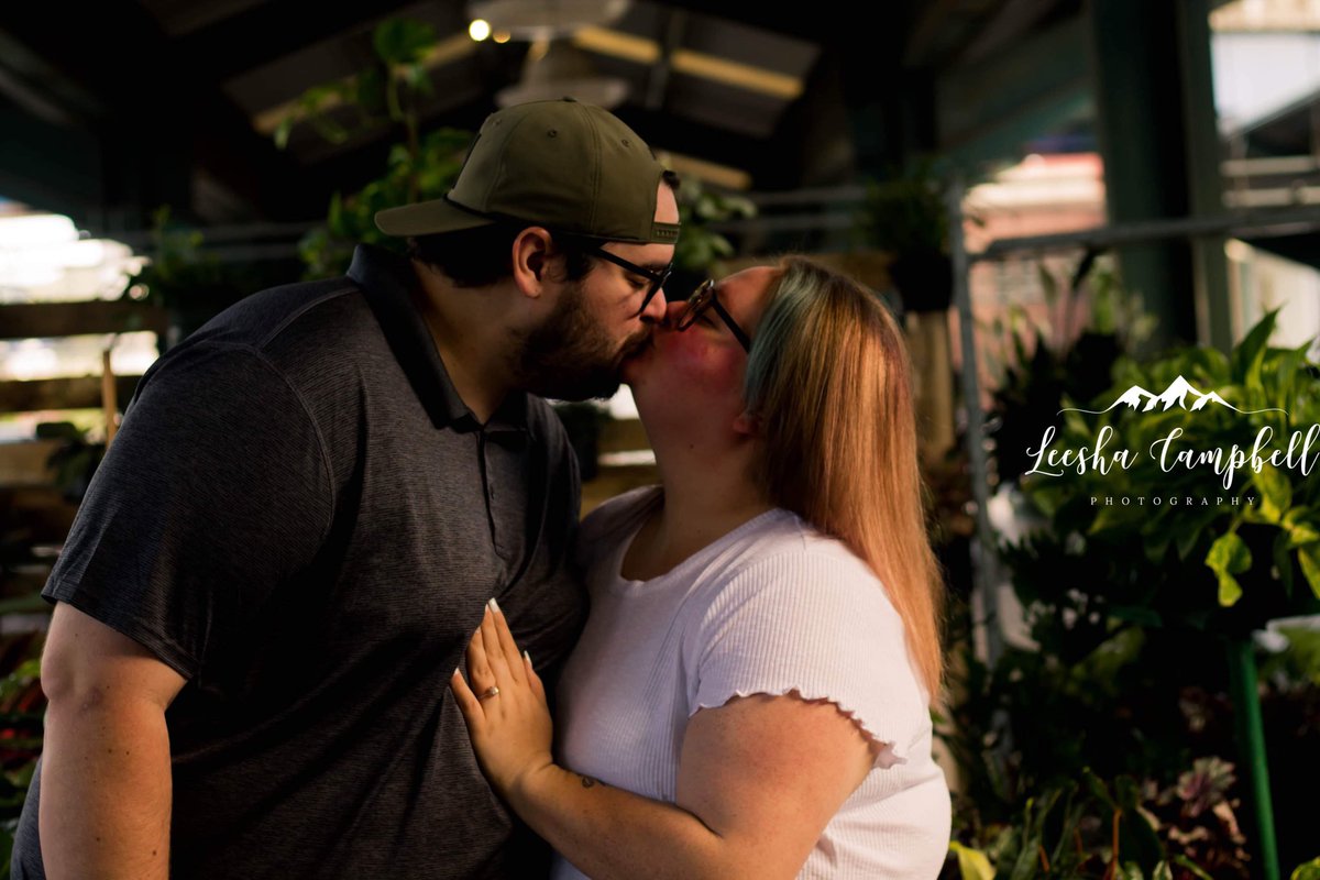 jtreddd_'s tweet photo. Absolutely obsessed with our engagement photos 🥹🤍💍 https://t.co/jmADrOyDgO