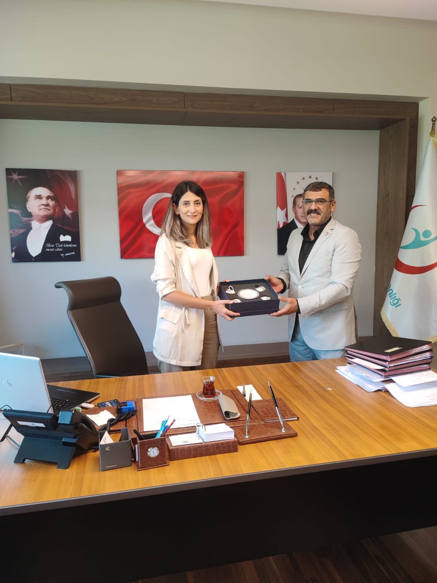 hizmetiselazig's tweet photo. Şube Başkanımız @Mustafa70960372, Yönetim Kurulu Üyelerimiz Nusret KARATAŞ,Serkan ÇETİNTAŞ ve Ramazan ÖZDEMİR’le birlikte Elazığ Fethi Sekin Şehir Hastanesi Başhekimliğine atanan Sayın Doç. Dr. Şüheda KAYA’yı ziyaret ettiler. 
Sayın KAYA’ya yeni görevinde başarılar dileriz https://t.co/OHs4POLChl