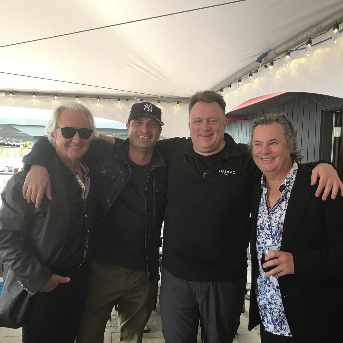 I can’t express how sad I am at news of the passing of the musical legend #BruceGuthro. We meet lots of people in life, he was one of the best. Talented, dedicated and the best of company who truly cared about people. He was loved by all, especially Kim, Dylan and Jodi. 💔 🎸