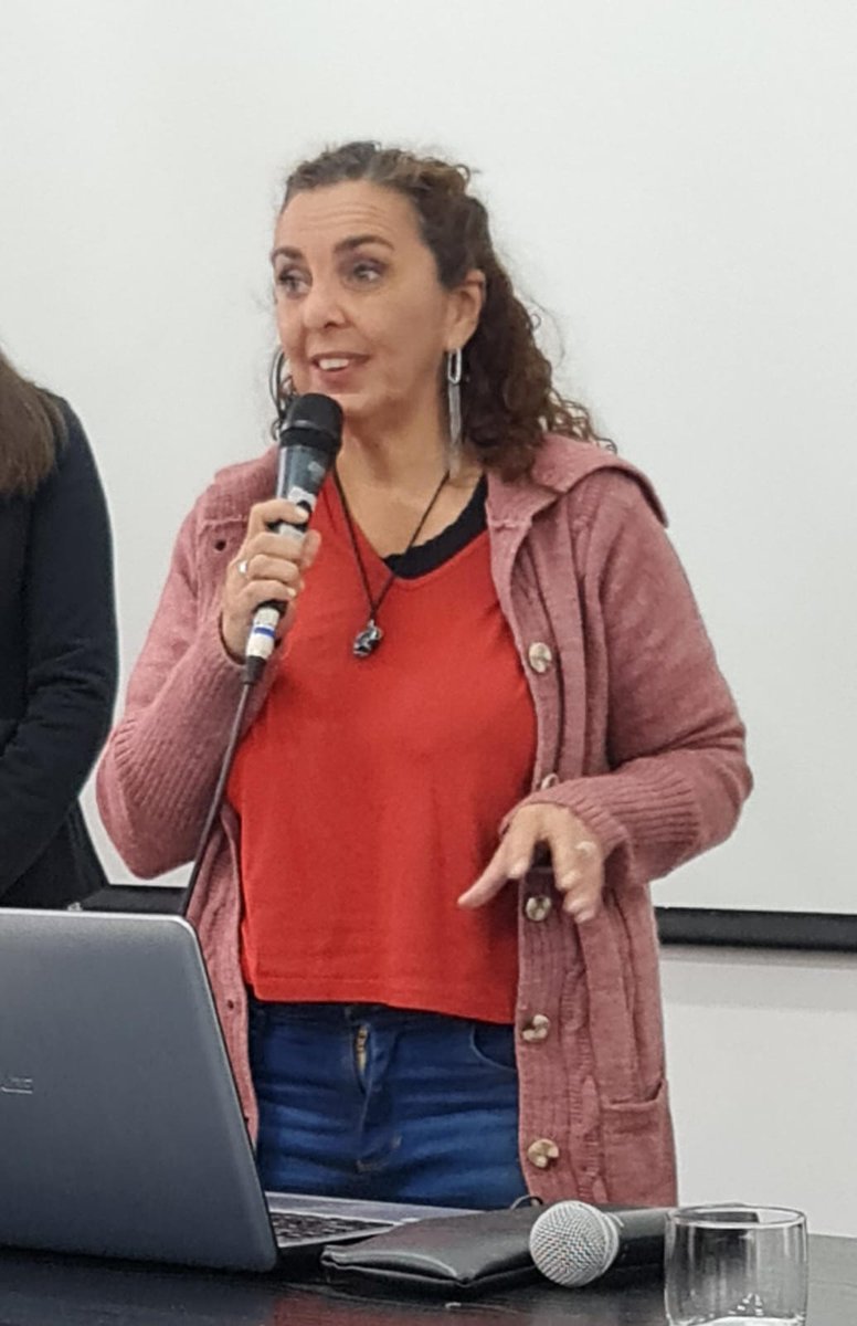 ABGRAoficial's tweet photo. Jornada Bibliotecas Escolares -  Palabras de bienvenida a cargo de Carolina López Scondras.
#54RNB https://t.co/9QKrx5f8yJ