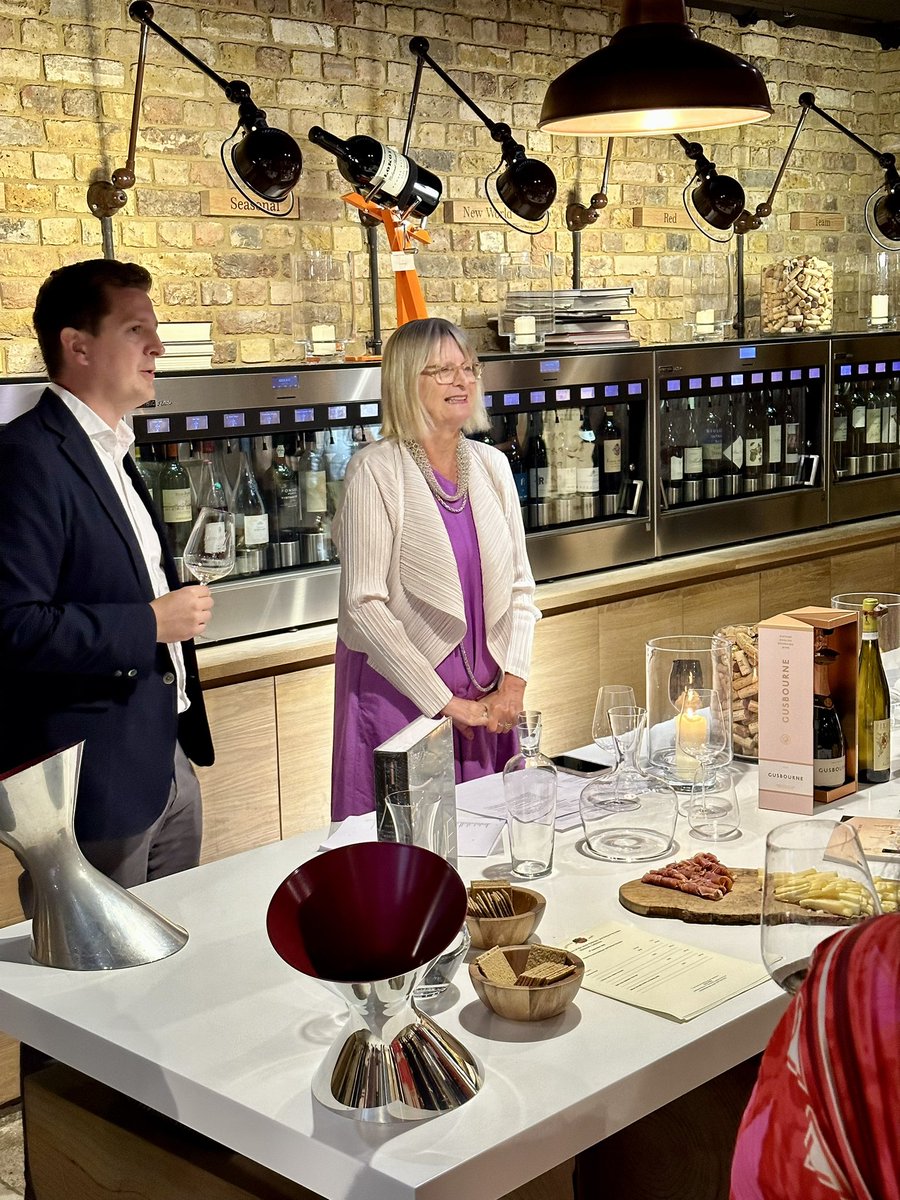 dgb_edwards's tweet photo. Great celebration of the collaboration between @JancisRobinson @richardbrendon celebrating 5 years since the launch of their wine glasses and decanters.  Inspiring message covering the nature of wine making, consumption &amp; what makes the perfect wine glass #wine #Glasses #decanter https://t.co/2Chu653QXu