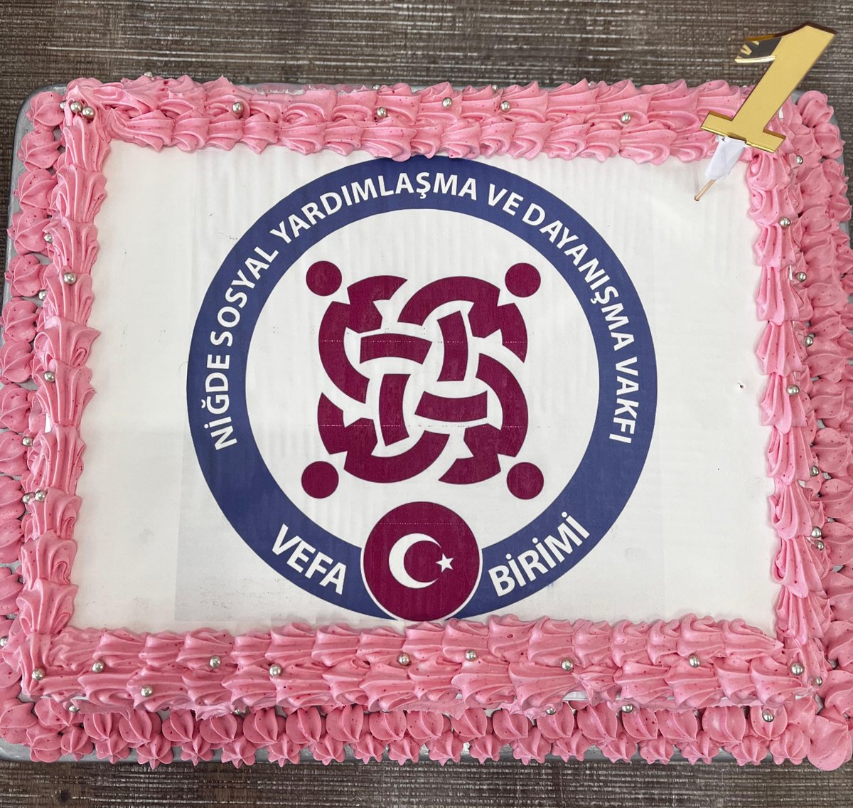 Bugün Niğde Vefa Birimi olarak 1. yılımızı kutluyoruz. Tüm çalışanlarımızın 1. yılını tebrik eder, nice yıllar dileriz.
#MilliVefaProgramı 
#UlusalVefaProgramı 
#NiğdeSYDV
<a href="/tcailesosyal/">T.C. Aile ve Sosyal Hizmetler Bakanlığı</a>
<a href="/Mahi_Nur/">Mahi_Nur</a>
<a href="/ashb_sygm/">Sosyal Yardımlar Genel Müdürlüğü</a>
#AdilÇalışkan
<a href="/NigdeValiligi/">T.C. Niğde Valiliği</a>
<a href="/celikcahit/">Cahit Çelik</a>
@abuzerceylan68