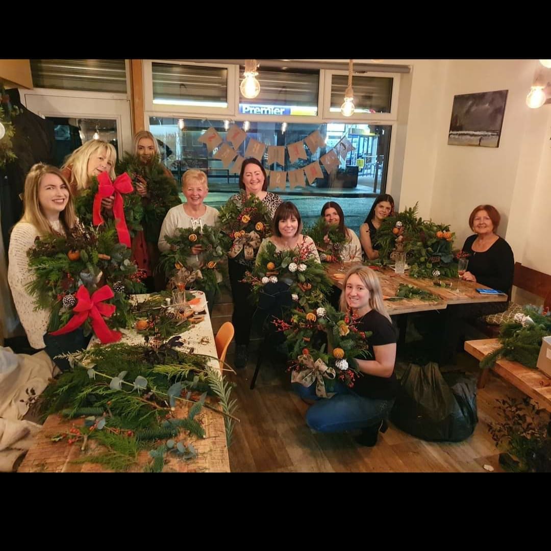 FleurMaison's tweet photo. Wreath classes coming end of November and December
Get festive and have the best dressed door.

Fleur Maison 
01642 315171
#christmasdecor  #christmas2023 #christmasdecorations #christmasflowers https://t.co/LVm5EfPuXD
