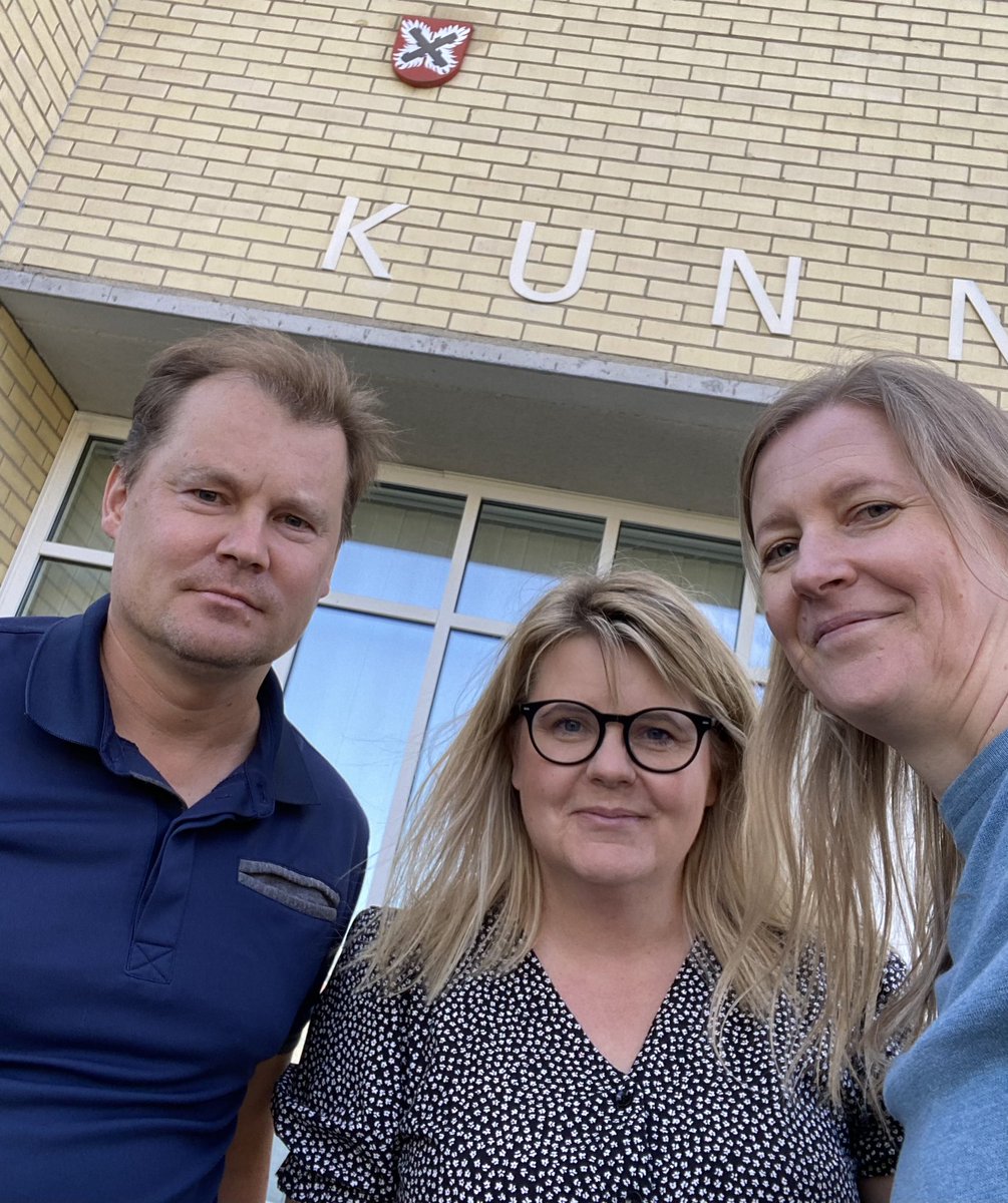 MariKattilakos2's tweet photo. Ketä ovat #Rääkkylä’n monipaikkaiset? Millaisia mahdollisuuksia ja kehittämistarpeita mm. vapaa-ajan asukkaat tuovat? Tule kuulemaan tuoreita #tutkimus’tuloksia ja keskustelemaan kunnantalon Marttakahvioon klo 17 🙌 @ktl_uef @SYKEinfo #MONIPOKA https://t.co/S6AUnDebWg