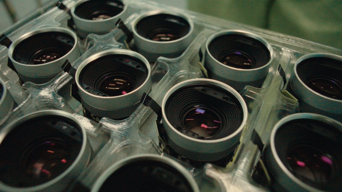 THE STORY BEHIND THE POLAROID I-2 - 3/4:
Step inside our Tapei factory and meet the team who worked to create the sharpest ever built-in lens on a Polaroid camera.

Watch the full film here: youtu.be/3nTs5idQvqE?t=…