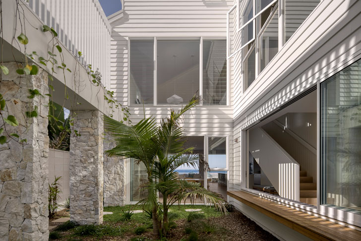 IndiaArtnDesign's tweet photo. A central courtyard carves a serene sanctuary away from the sea breezes in this home by #HabitatStudioArchitects, affording another option of reconnecting with nature. https://t.co/meCtPAwiLE https://t.co/zngbXOgskU