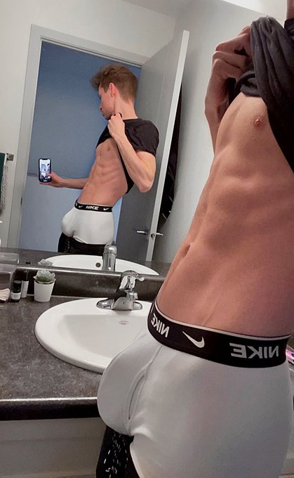 Can I put my bulge in ur face? https://t.co/jzaVUrXvJH