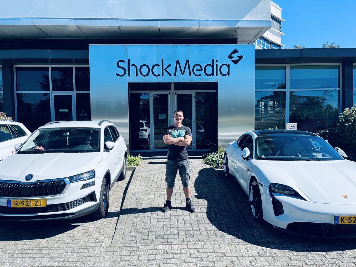 De maand is weer goed begonnen met een nieuwe topper in ons team! Selwyn is afgelopen maandag in ons Development team gestart als Front-end Developer, hij zal onder andere werken aan ons my.shockmedia.nl controlpanel! Welkom in ons team Selwyn, en heel veel succes gewenst!