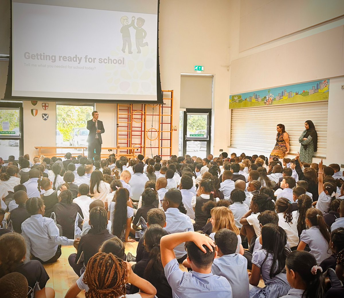 We had a brilliant start to our day this morning with a whole school assembly! We spoke about our values, getting ready for school, what it means to be a good friend and lots more!