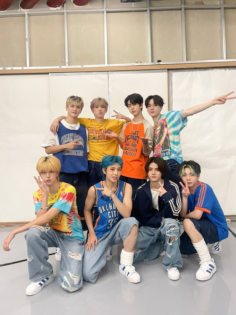 [📷]
#오늘의턴_230906

터닝과 함께라 행복했던 오늘 🎶
자카르타에서도 추억 적립 완료 ✨💛

A happy day with TURNING 🎶
Made great memories in Jakarta too✨💛

和TURNING 在一起的很幸福的一天🎶
在雅加达也完成了一个美好的回忆💛

#8TURN #EIGHT_TURN #에잇턴 #UNCHARTED_DRIFT