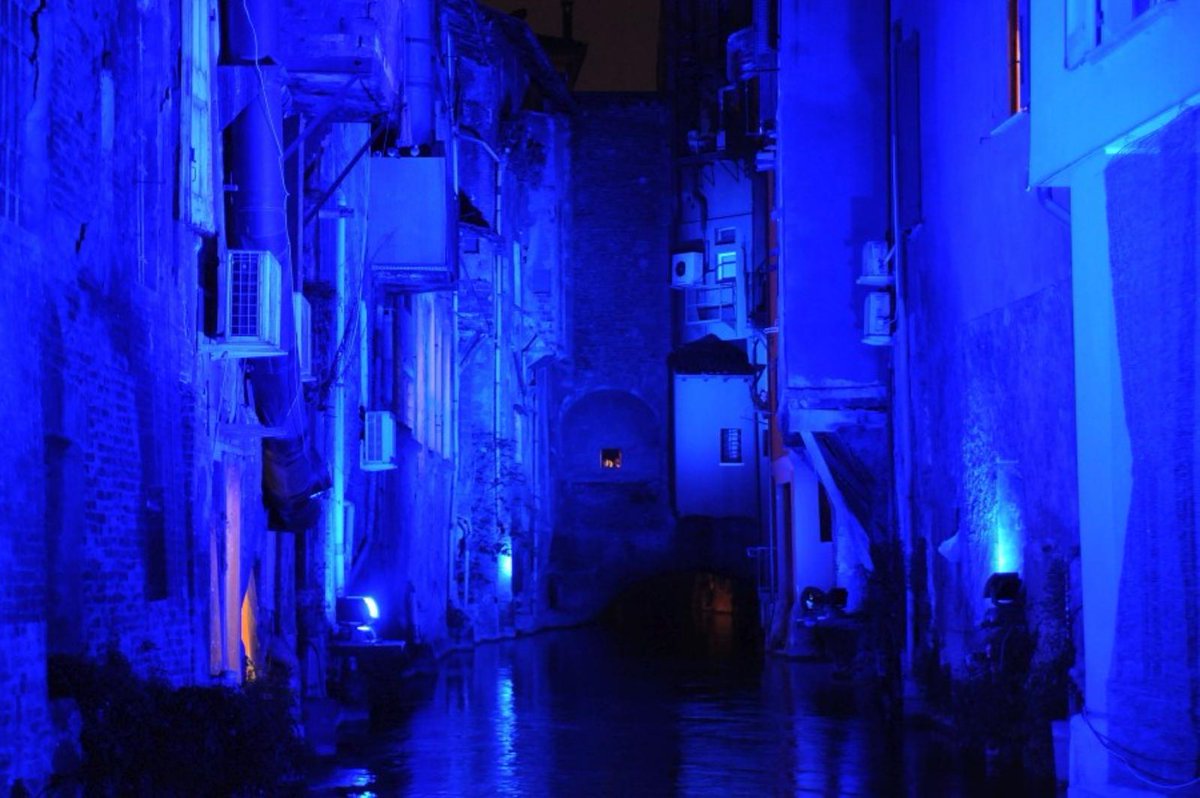 BolognaWelcome's tweet photo. 💙#Bologna celebra le sue acque e i suoi canali con l'ottava edizione della #NotteBlu: il 9 settembre con visite guidate, spettacoli, performance e mostre 👉🏼a cura di Canali di Bologna📌 info: https://t.co/h5VQNMPQgt @comunebologna @turismoER https://t.co/9f9AlJ5Qjm