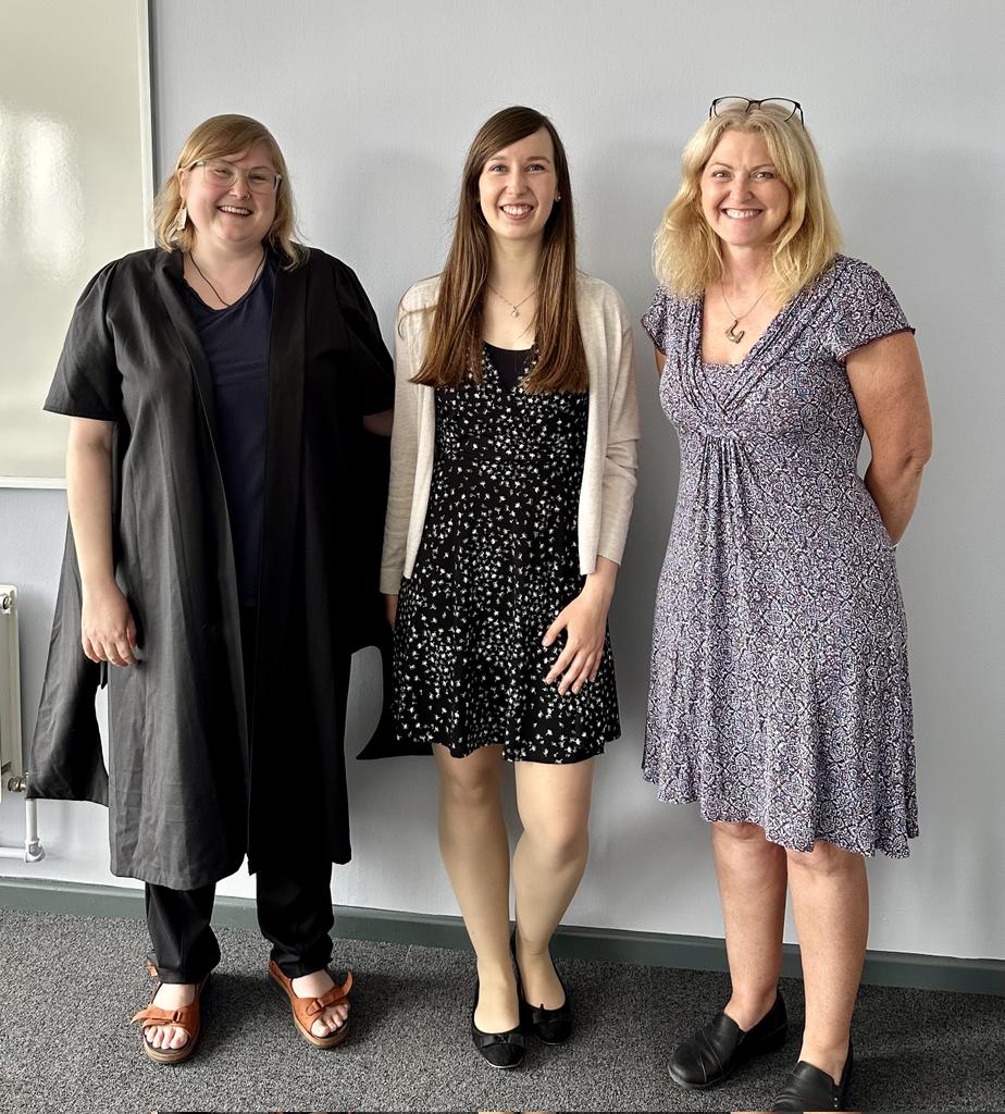 Lauren Moore tweet media