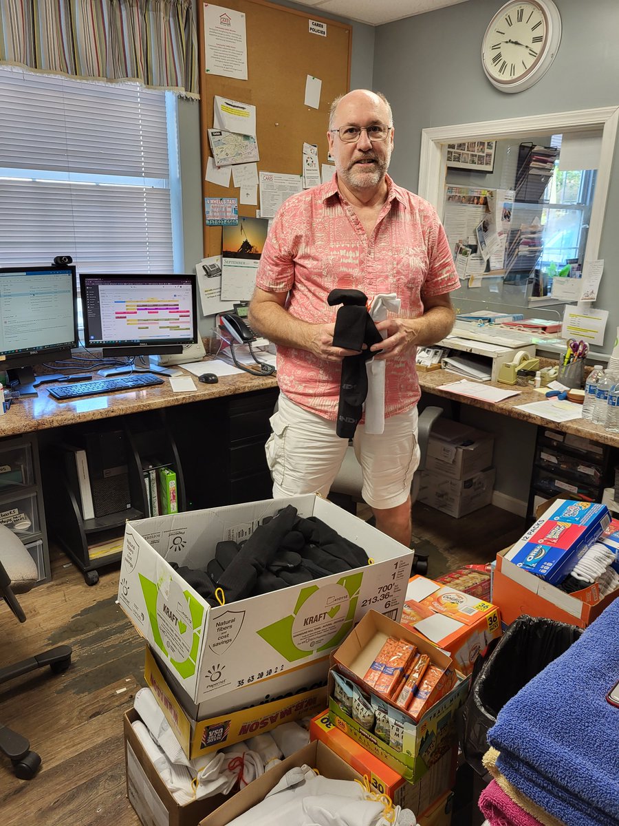 CARES4homeless's tweet image. First Evangelical Lutheran Church in Carlisle recently donated socks stuffed with toiletries and some food items to Community CARES. Pictured is congregation member Sam Orner.

Thank you, First Evangelical Lutheran Church for showing that our Community CARES!! #morethanshelter.